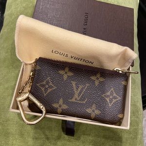 Louis Vuitton Signature coin purse & key chain